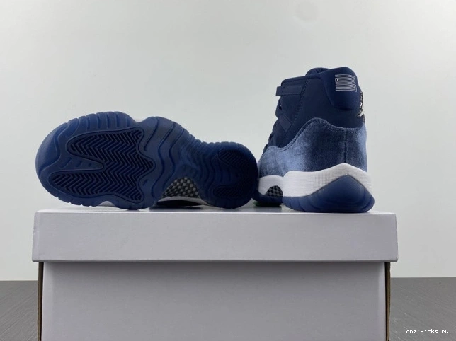 Rep AR0715-441 MIDNIGHT JORDAN WMNS AIR 11 NAVY VELVET 0523